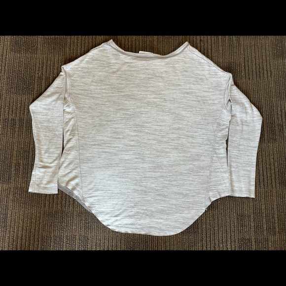 Livy Lu Boutique Brand Long Sleeve Light weight active casual comfy, sz M, New - Picture 4 of 4